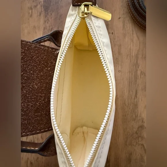 Women Pretty Bag - Picture 7 of 7